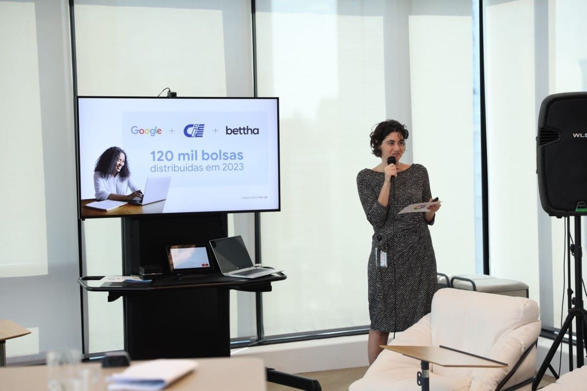 Google anuncia 120 mil bolsas em cursos profissionalizantes de tecnologia para jovens