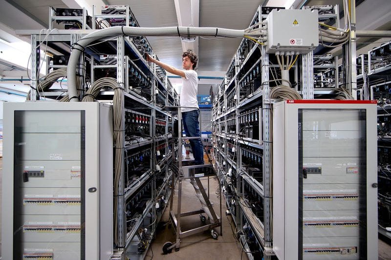 Maio é o mês com mais taxas para mineradores de Bitcoin em 2 anos Por CriptoFácil