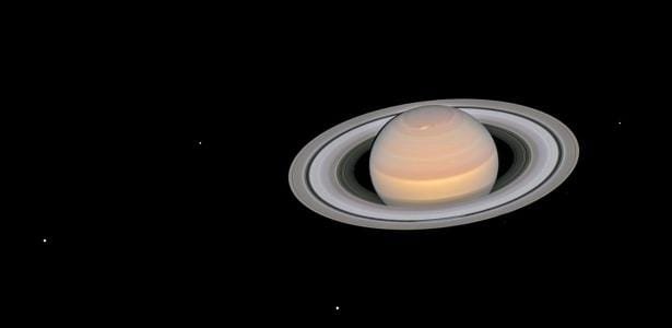 Saturno ultrapassa Júpiter e recupera título de planeta com mais luas