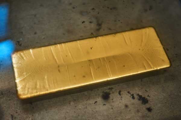 Gold Faces Resistance: Consolidation Continues Amid Uncertainty