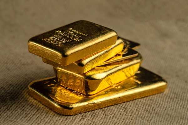 Gold Prices Advance for Two Consecutive Weeks Optimistic About Rate Pause