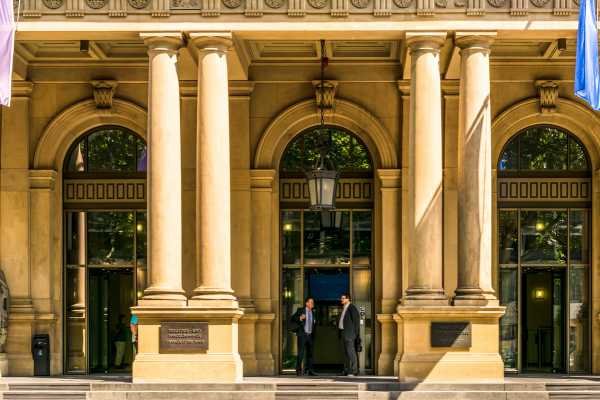 Turbulent Waters as European, UK Markets Face Mounting Pressure