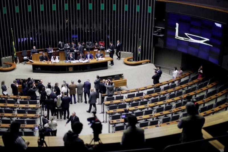 Projetos sobre criptos podem arrecadar até R$ 1 bi, diz deputado Por Poder360