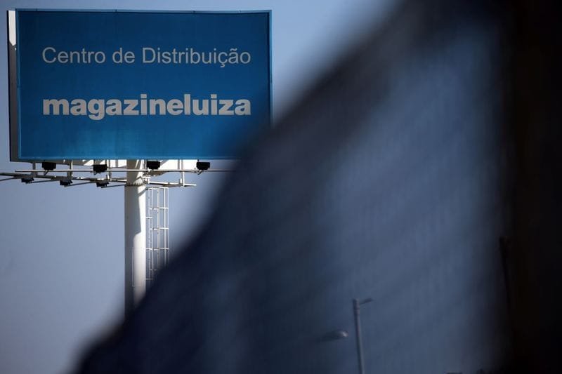 App do Magalu (MGLU3) passa a negociar criptomoedas Por Investing.com