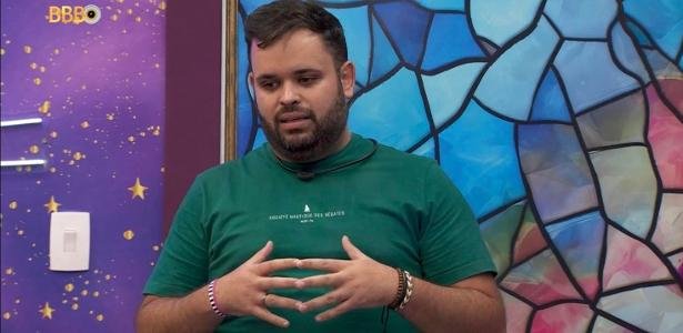 No BBB, Michel diz ter caído no 'golpe do Hurb'; o que foi a crise?