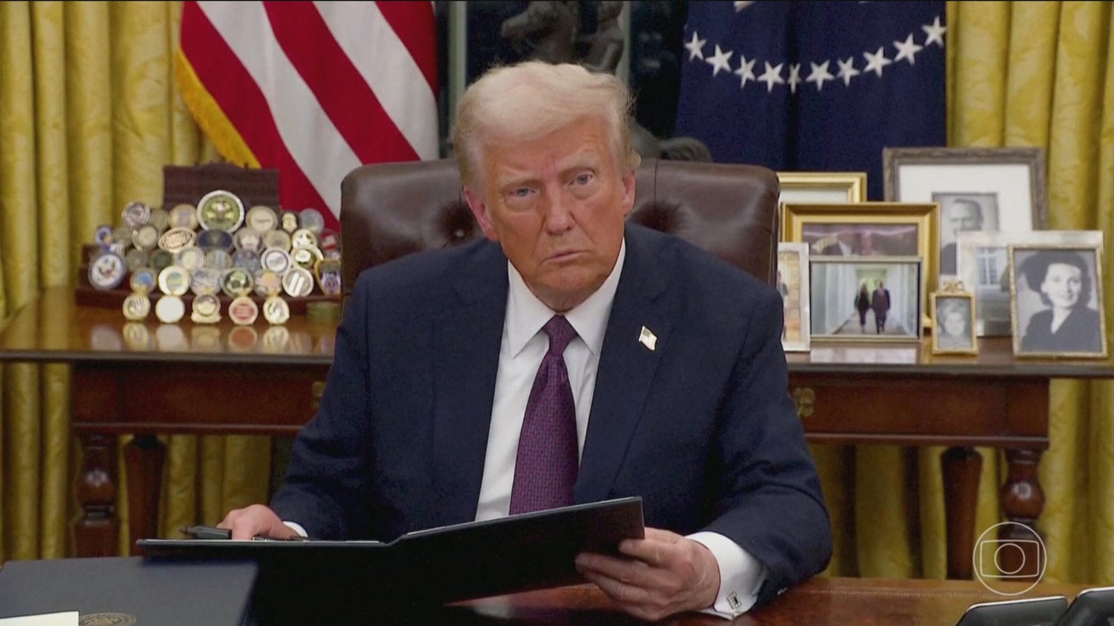 Trump concede perdão a criador de site de venda de drogas condenado à prisão perpétua