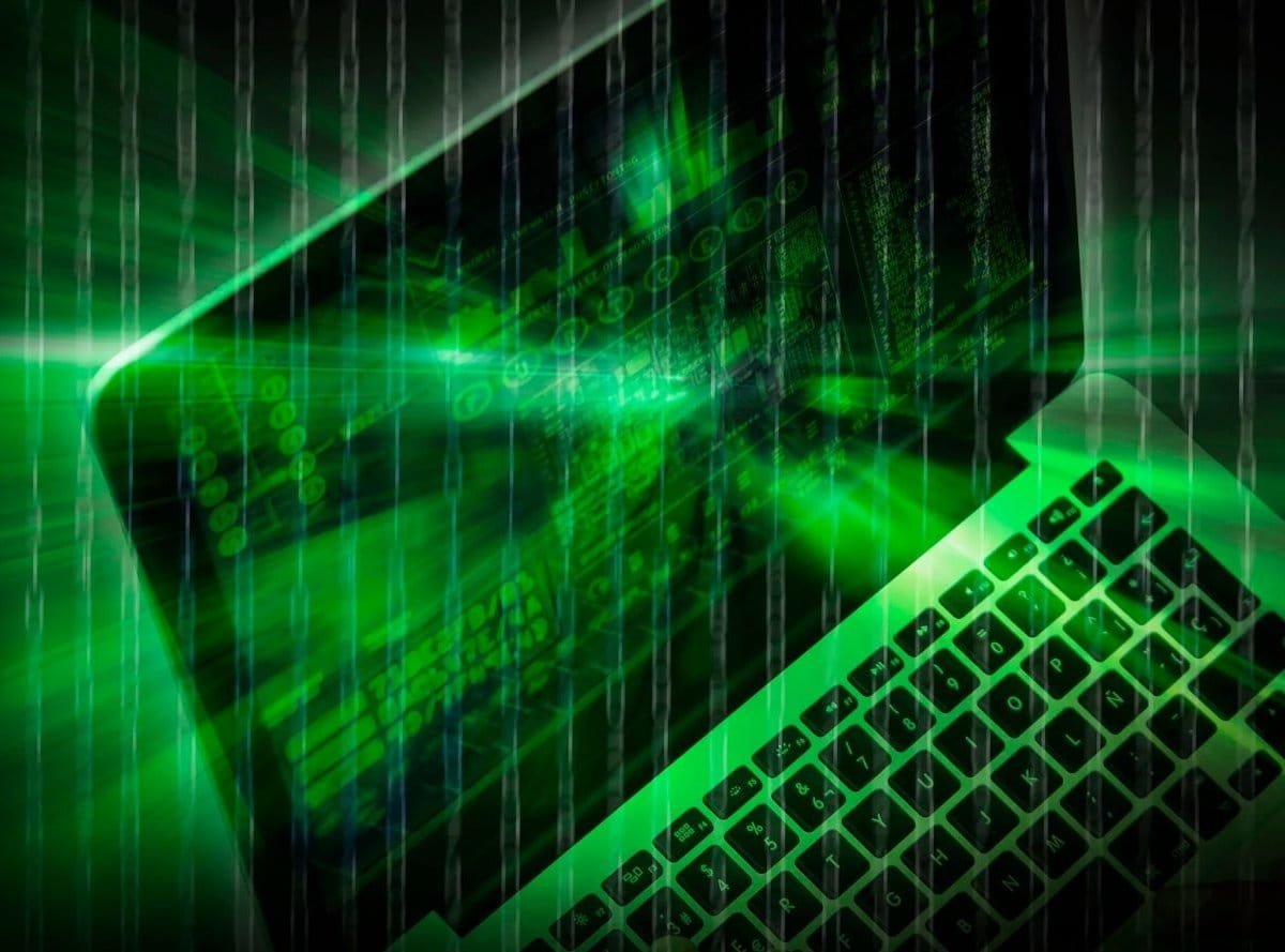 Golpe da vaga de emprego mira devs e instala malware em videochamada falsa