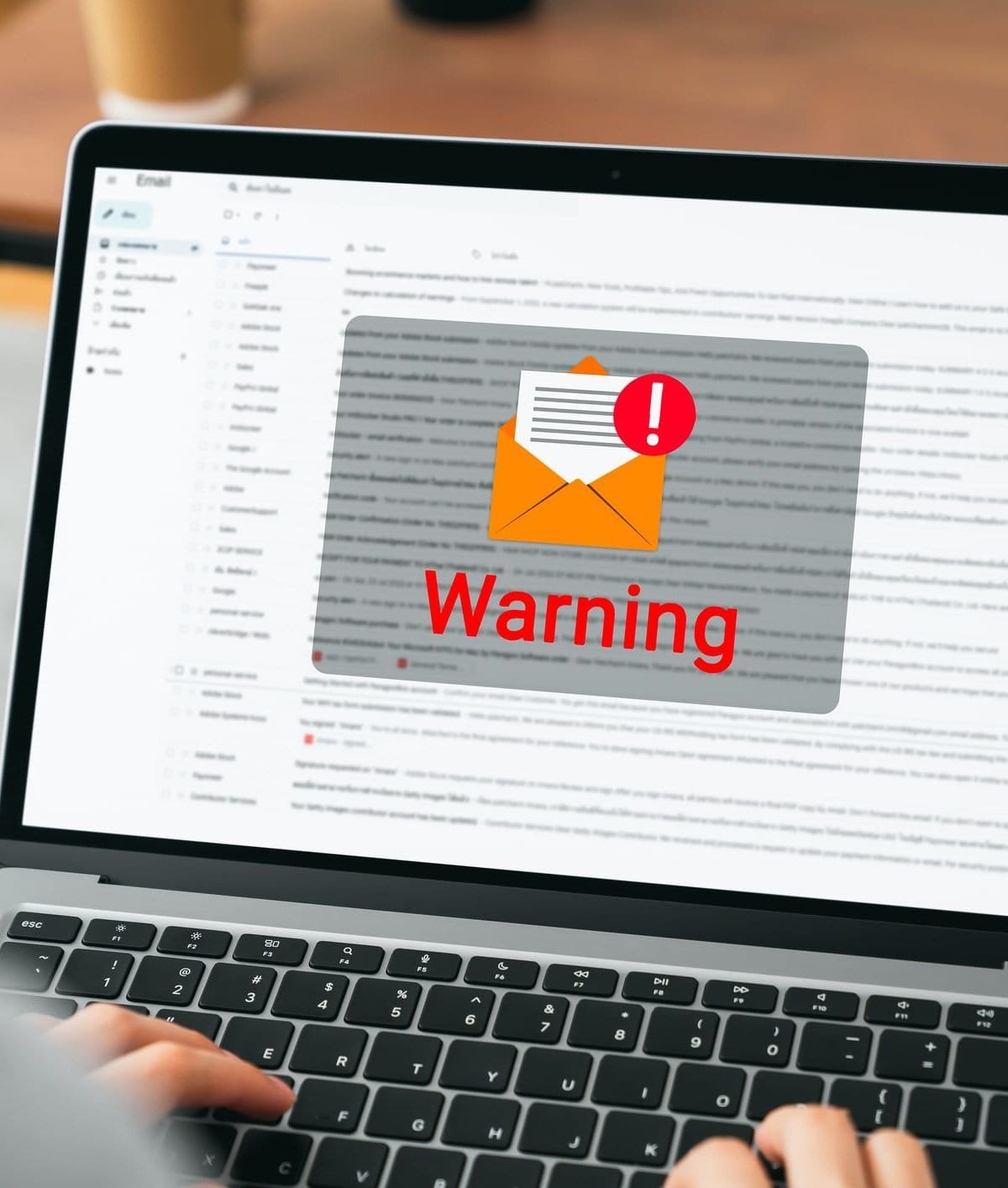 Ataques de phishing miram clientes do maior banco da Ucrânia e outras empresas do país