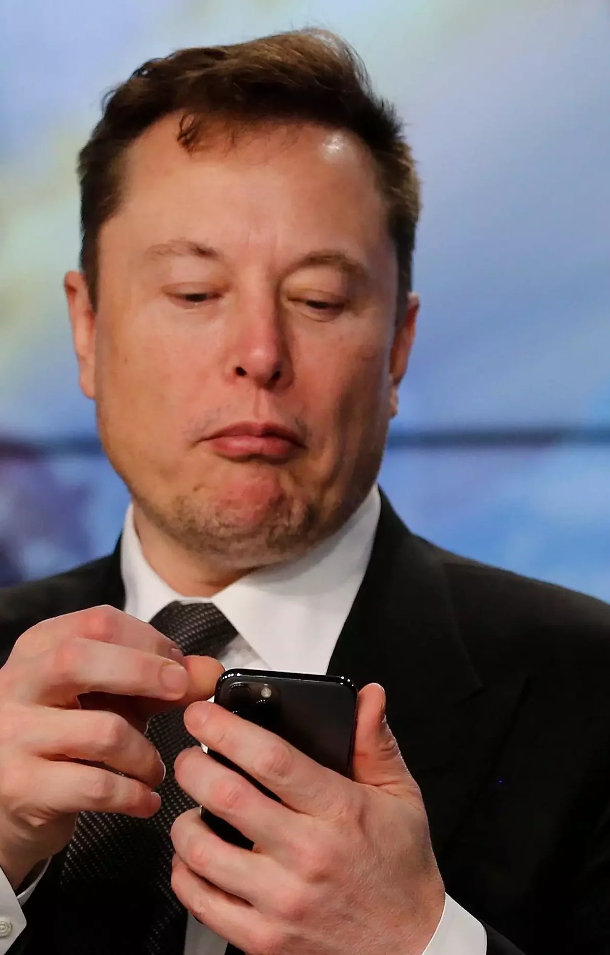 Elon Musk faz oferta para comprar OpenAI, dona do ChatGPT