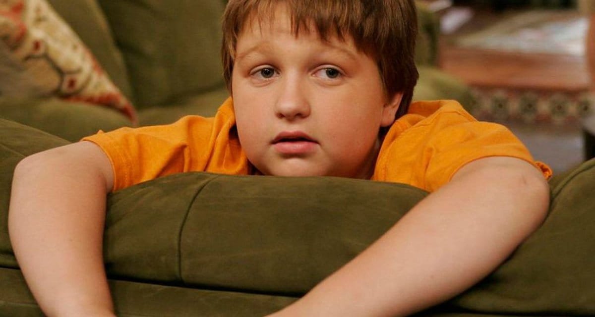 Por onde anda Angus T. Jones, o Jake de Two and a Half Men