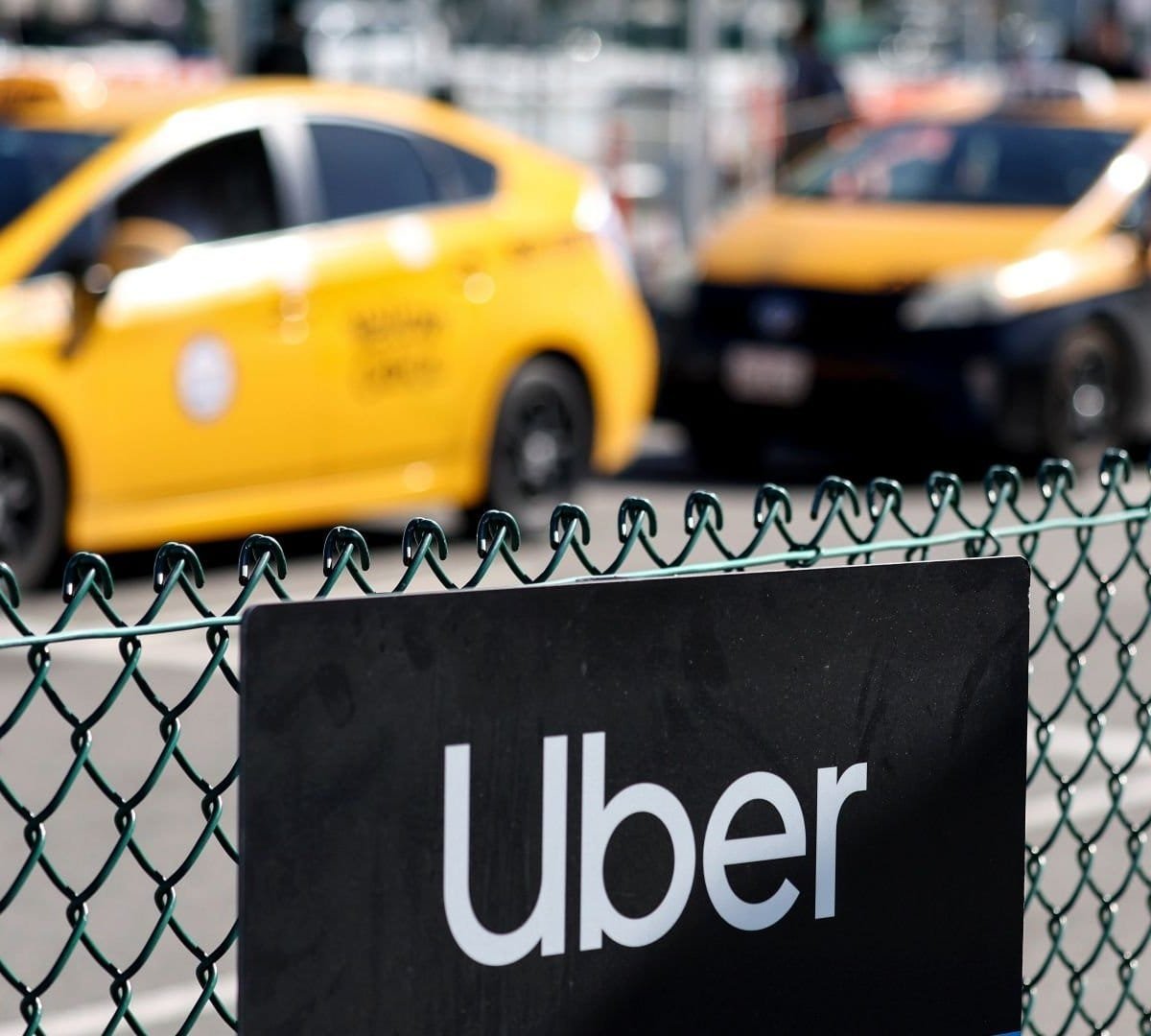 ‘Ninguém quer competir contra Elon’, diz CEO do Uber sobre ser concorrente da Tesla