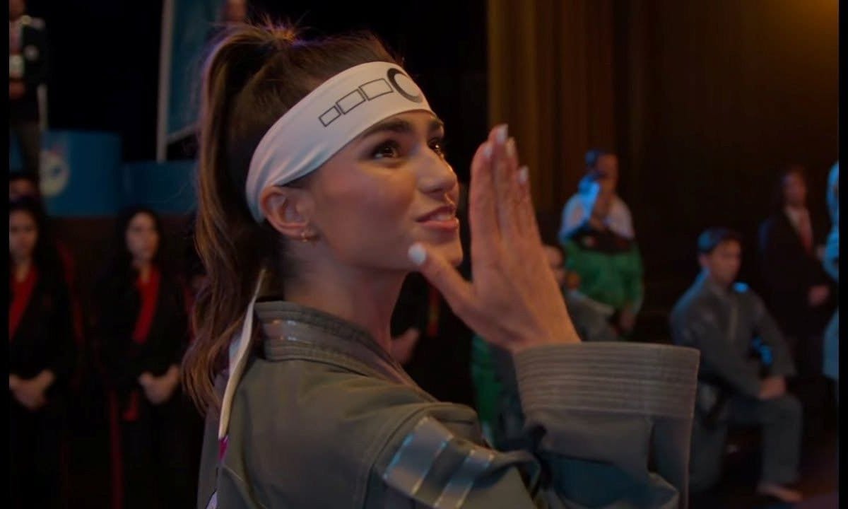 Atriz que faz Zara Malik em Cobra Kai é campeã de artes marciais na vida real! Conheça Rayna Vallandingham