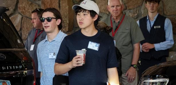 Dono de empresa de IA, bilionário e gênio: quem é Alexandr Wang?