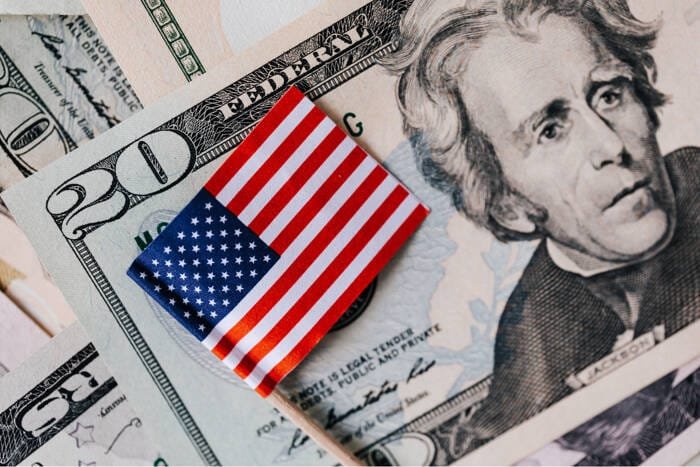 U.S. Dollar Is Flat At The Start Of The Week: Analysis For EUR/USD, GBP/USD, USD/CAD, USD/JPY
