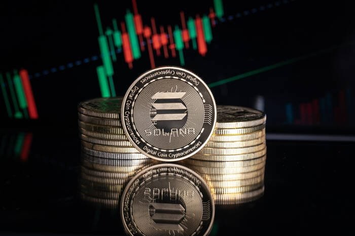Solana Sees 9% Gains While Rivals ETH, ADA & SUI Take Heavy Losses