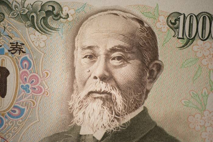 Japanese Yen and Aussie Dollar News: Wage Growth, Services PMI, and Tariffs in Focus