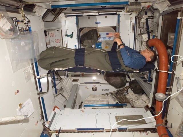 Com o que os astronautas sonham quando estão no espaço?