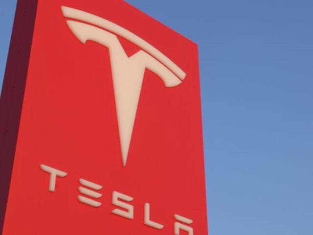 Tesla em crise: por que a montadora está em queda de vendas e ações?