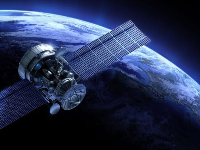 Eutelsat: conheça a operadora que pode substituir a Starlink na Ucrânia