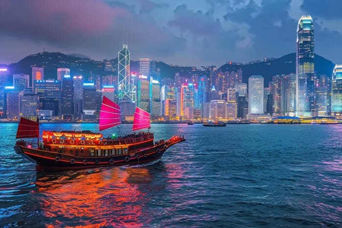 Hang Seng Index and Nikkei 225: Tariff Tensions Weigh While Yen Boosts Japan