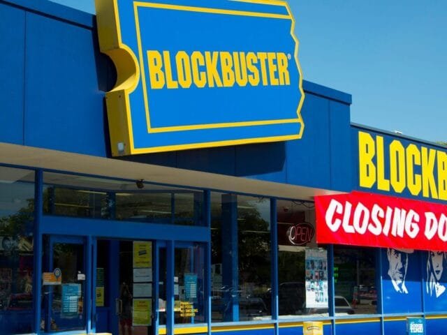 Que fim levou a Blockbuster, a antiga rainha das videolocadoras?