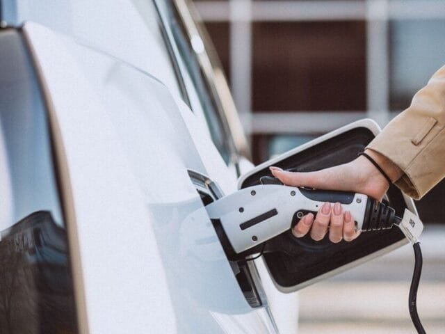 Qual foi o primeiro carro elétrico do mundo?
