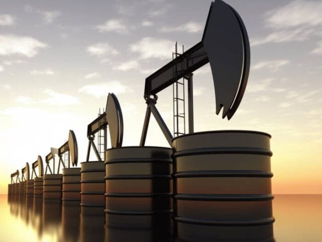 Oil News: Prices Climb as Demand Outlook Improves Amid Dollar Weakness