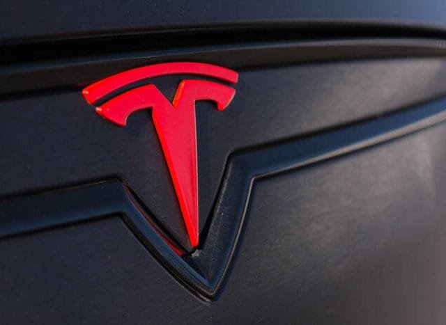 TSLA, PLTR and ORCL Forecast – Major NASDAQ Stocks Mixed Early Thursday