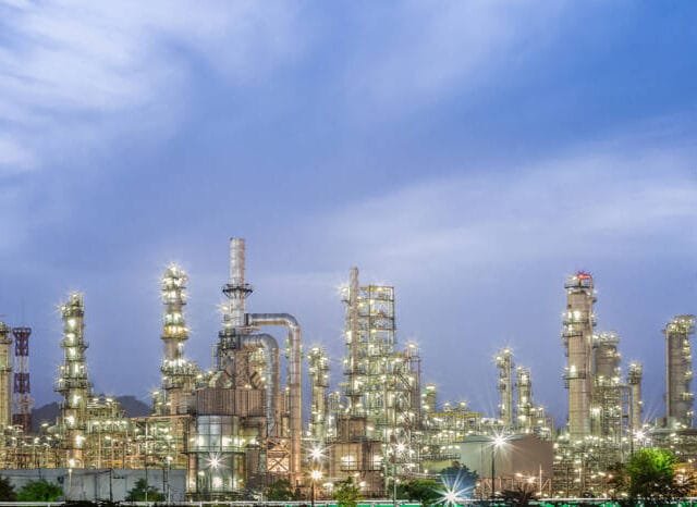 Natural Gas Price Forecast: Consolidates Near Highs, Poised for Breakout Move