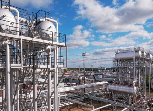 Natural Gas Price Forecast: Faces Bearish Pressure After Resistance Test