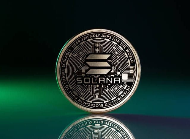 SOL Crypto News: Rising Wedge Anticipates Price Trend Reversal