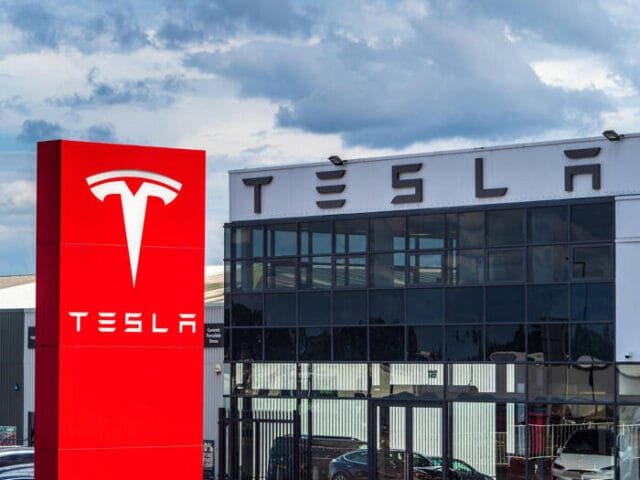 TSLA, F and BYDDY Forecast – Auto Makers Mixed in Premarket