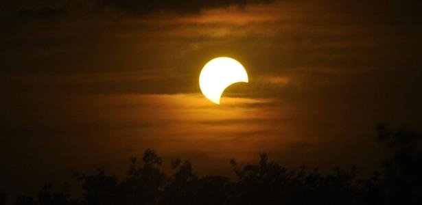 Primeiro eclipse solar de 2025 acontece no sábado (29)