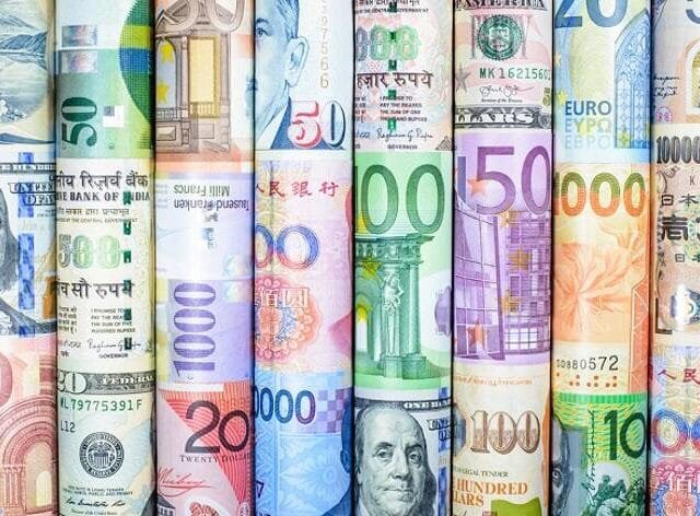 U.S. Dollar Is Flat At The Start Of The Week: Analysis For EUR/USD, GBP/USD, USD/CAD, USD/JPY