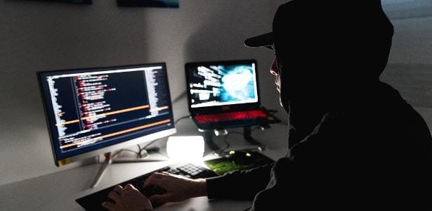 ‘Briga’ entre polícia e hackers acaba em condenação inédita