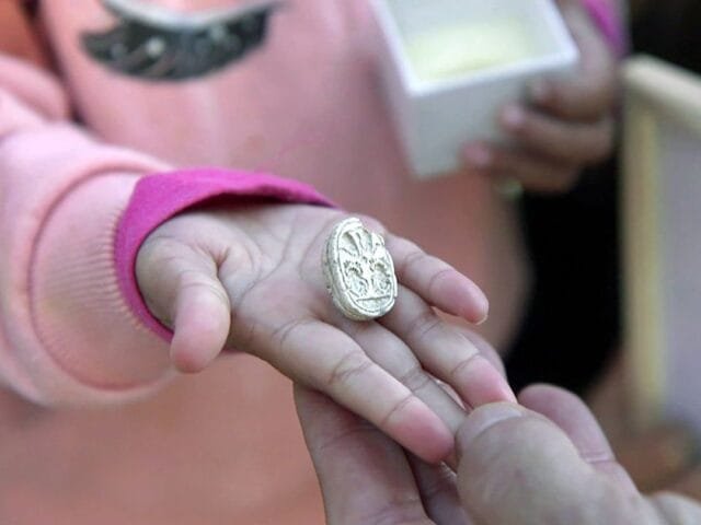 Menina de três anos acha selo de Canaã no vale onde Davi matou Golias