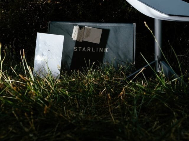 Anatel adia decisão sobre pedido da Starlink para aumentar número de satélites no Brasil