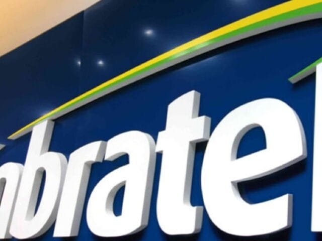 Que fim levou a Embratel, ex-estatal de telefonia e dona do \”Faz um 21\”?