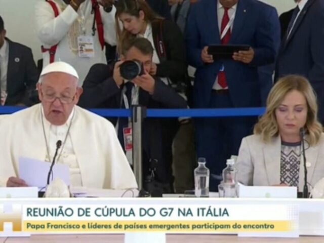 'Casacão branco': papa Francisco foi vítima de imagens falsas com IA e aprovou documento pedindo regulamentação cuidadosa da tecnologia