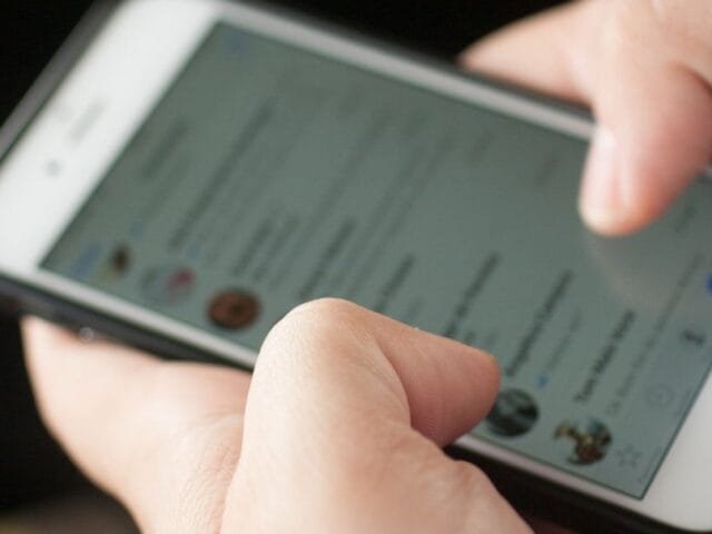 WhatsApp ganha contagem de usuários ativos, atalhos para reações e mais; confira