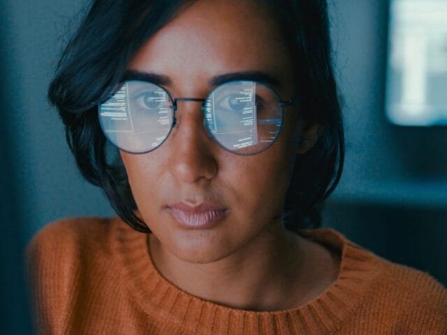 A inteligência artificial ressuscita a imprensa, reposiciona a ciência e redefine a presença digital