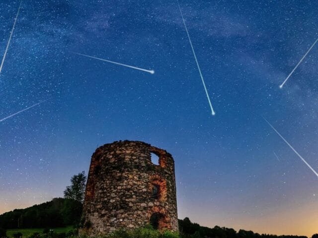 Duas chuvas de meteoro acontecerão em abril e maio; saiba como observar