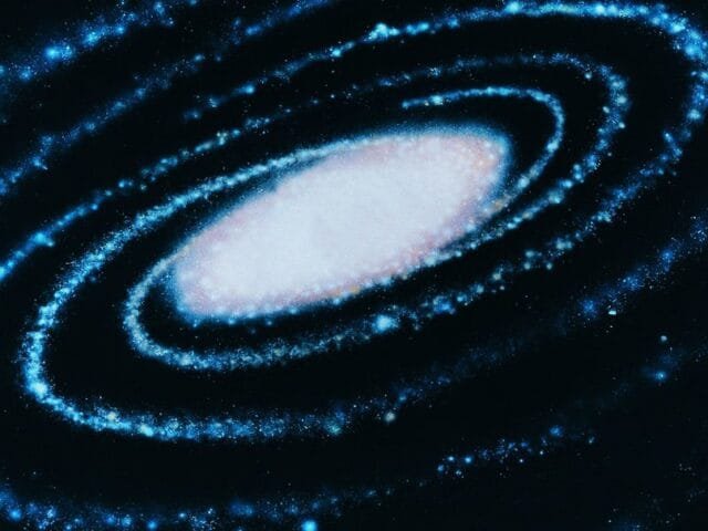 Rotação do universo poderia explicar a tensão de Hubble; entenda