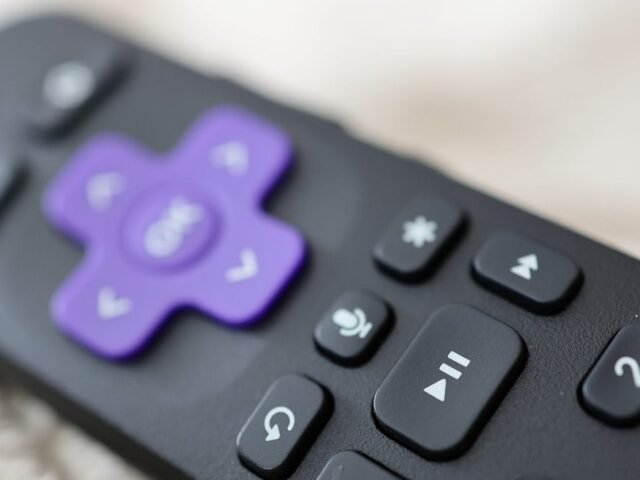 Roku acaba com Roku Express e lança 2 novos dispositivos de streaming; confira