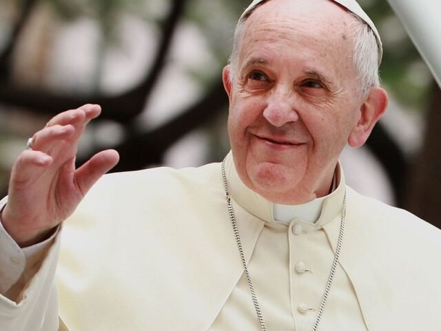 IA ‘sombra do mal’, cuidado com celular, oração para rôbos e mais: as falas do papa Francisco sobre tecnologia