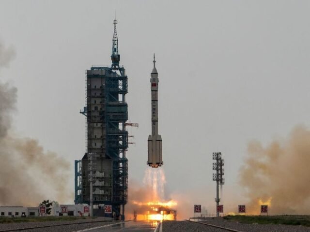 China lança nova missão tripulada ao espaço nesta quinta-feira (24)