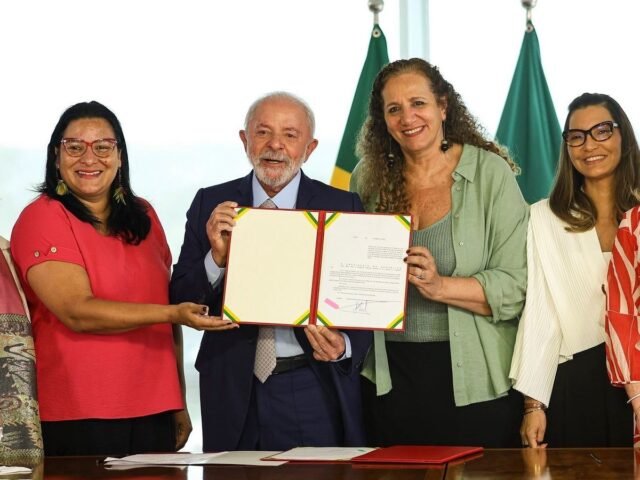 Presidente Lula sanciona aumento de pena para crimes contra mulheres usando IA