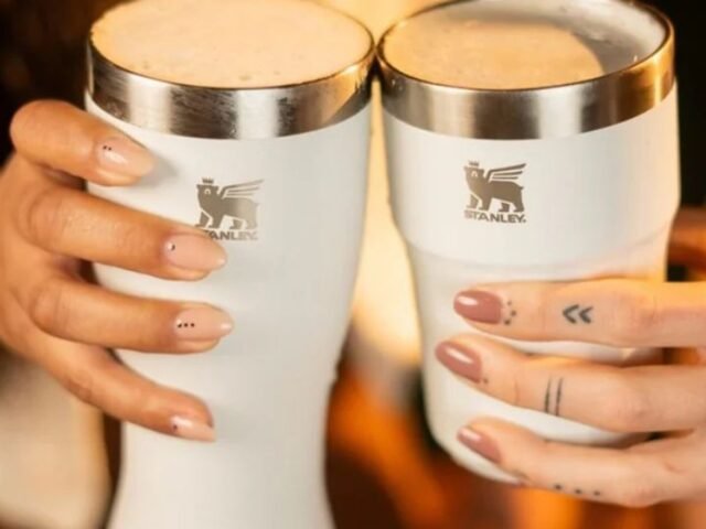 Compre seu copo Stanley com até 27% de desconto no site oficial da marca