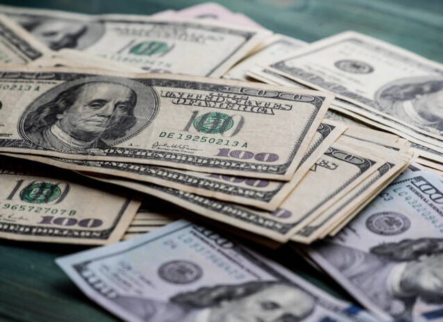 US Dollar Forecast: Falls to 3-Year Low as Trade Wars Undermine Confidence