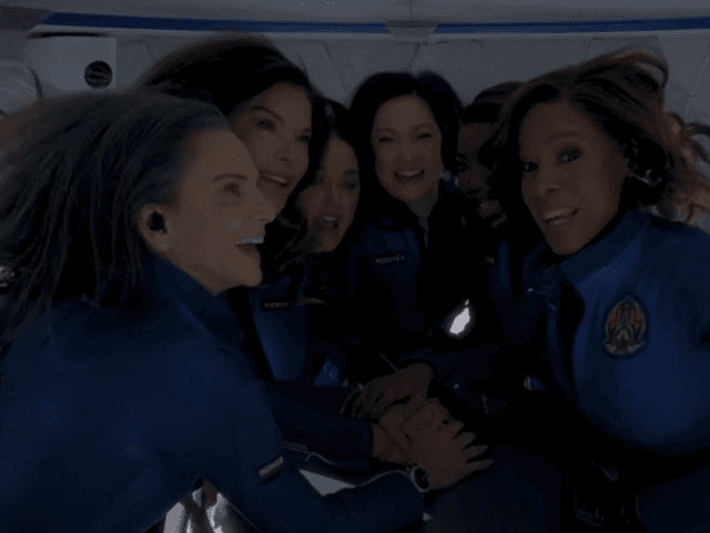 VÍDEO: Katy Perry flutua no espaço durante viagem da Blue Origin